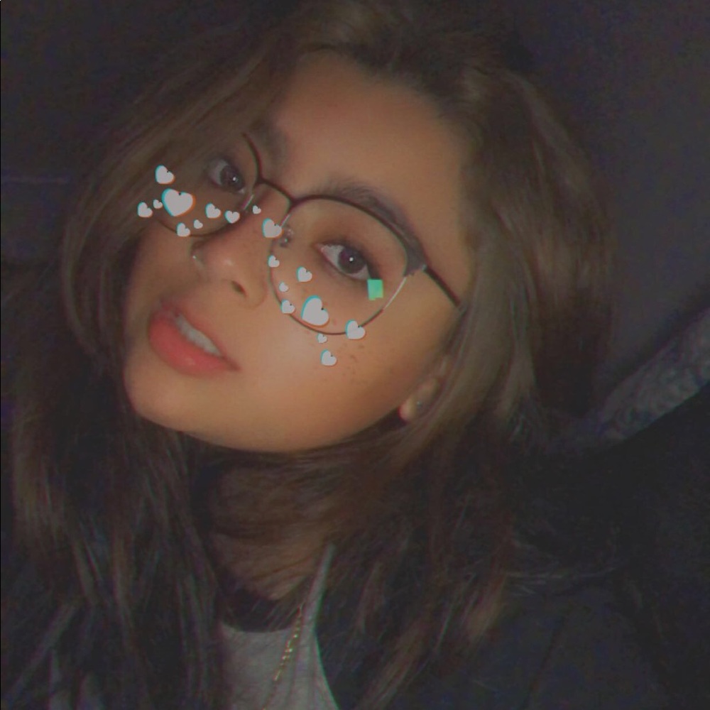 Meet your Posher, Ashley